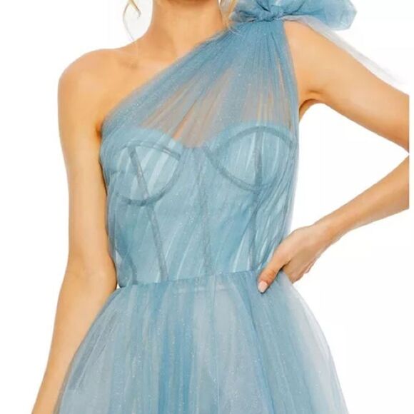 Mac Duggal Glitter One-Shoulder Ombre Gown with Bow/ size 0 - Picture 4 of 8